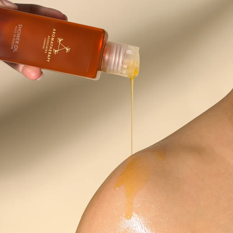 Aromatherapy Associates Rose Shower Oil różany olejek pod prysznic 250 ml