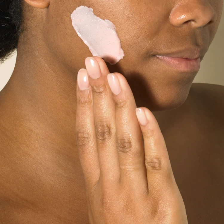 Aromatherapy Associates Rose Pink Clay Mask maska z różowej glinki do twarzy, ciała i włosów 200 ml