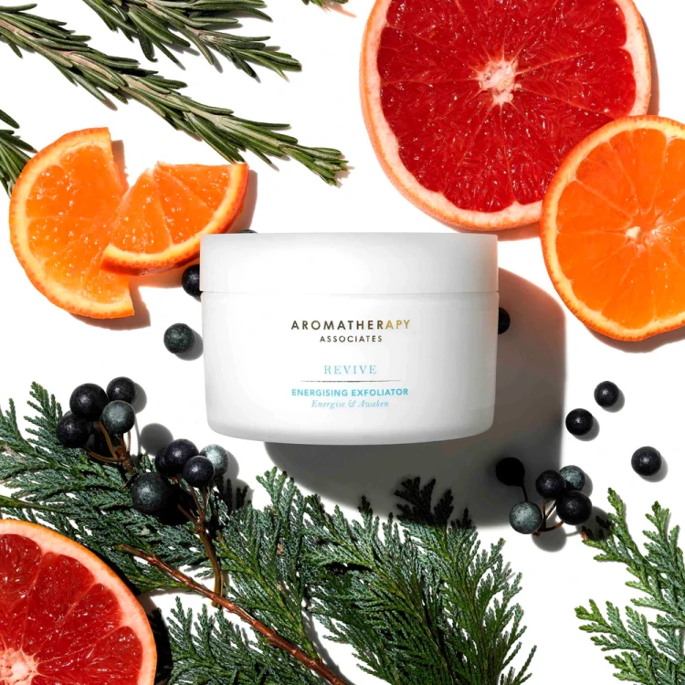 Aromatherapy Associates Revive Energising Exfoliator peeling pobudzający z kawą i solą morską 200 ml